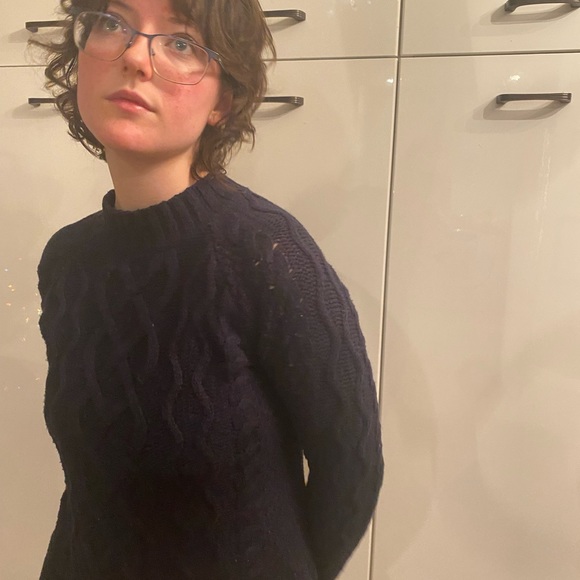 Lovely Olive and Oak cable knit sweater - Picture 3 of 8